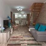 펜션 Westside House 페니케
